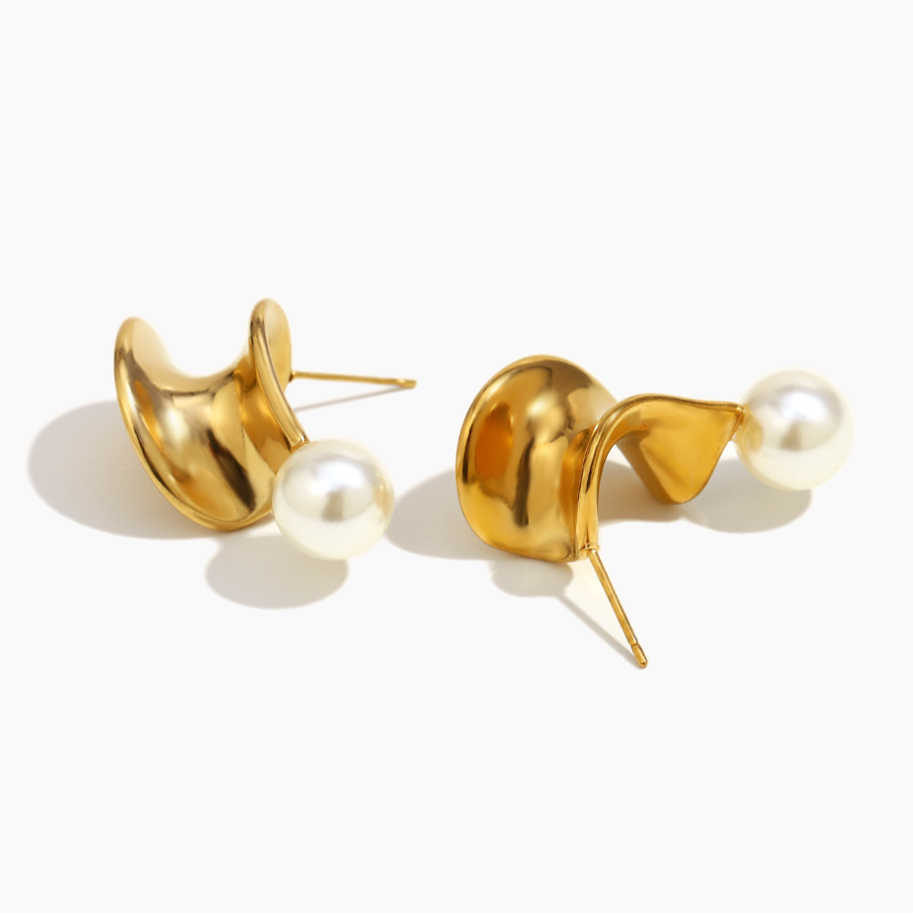 Sculpted Pearl Flow Earrings