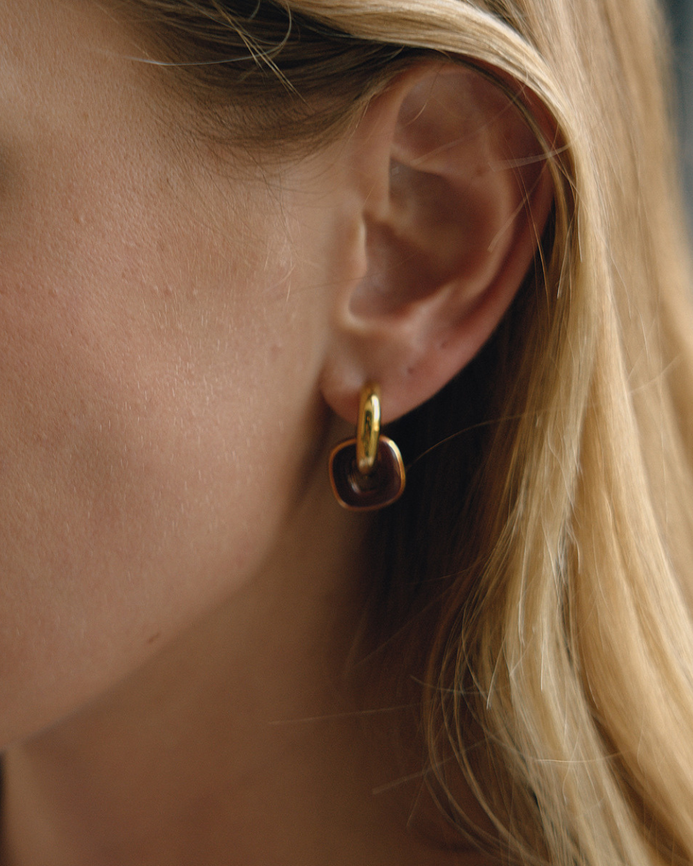 Bold Link Enamel Hoop Earrings – Red