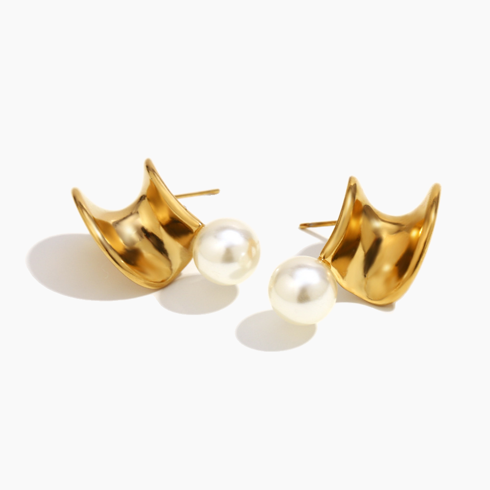 Sculpted Pearl Flow Earrings