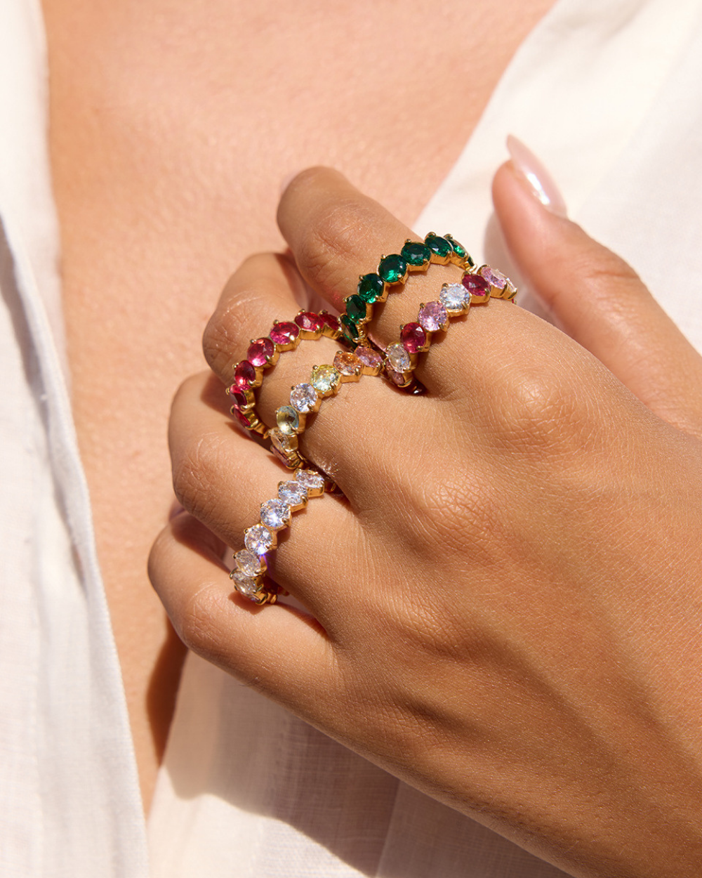 Radiant Eternity Ring – Emerald Glow