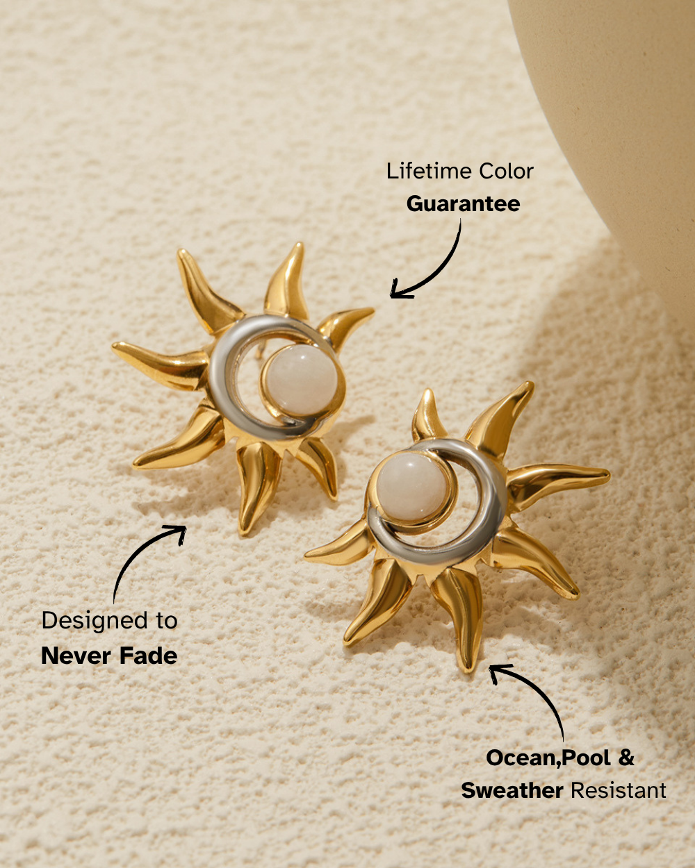 Gold sun-shaped earrings with a central pearl on a beige background, featuring text about product features.