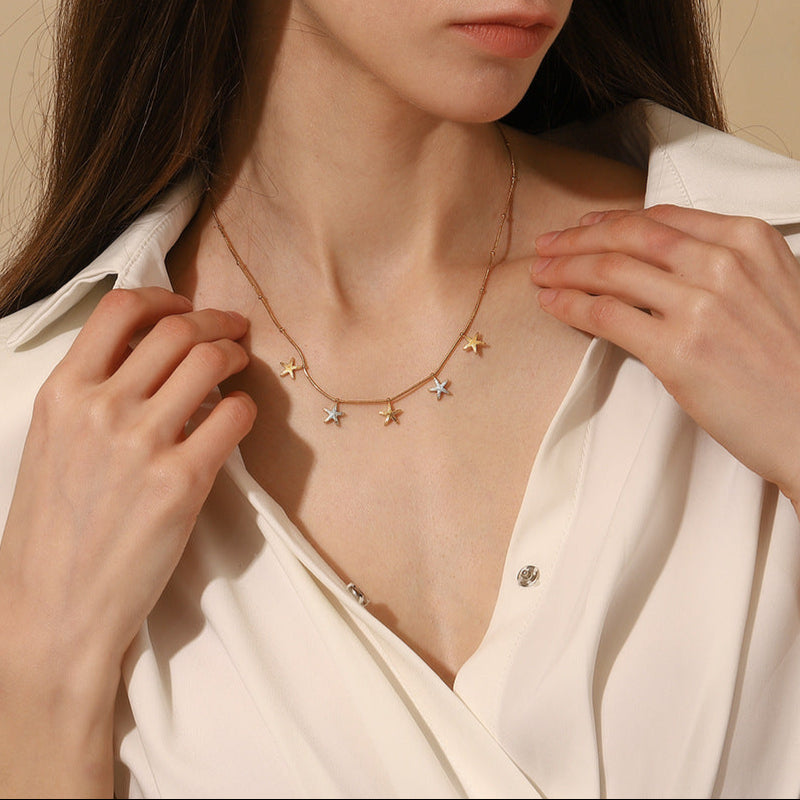Delicate star-shaped pendant necklace for everyday elegance