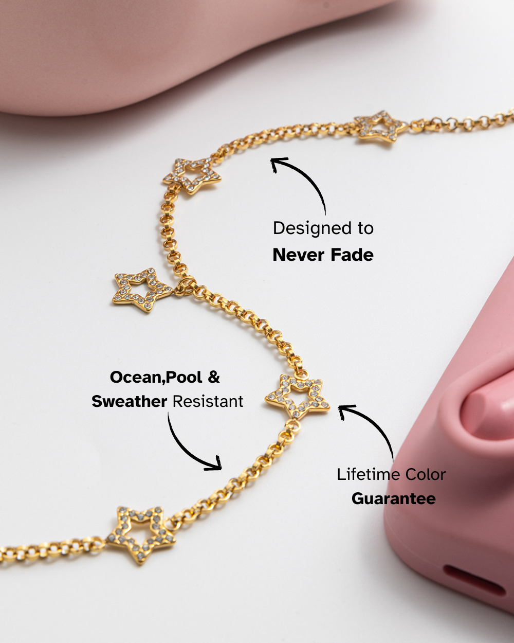 Gold chain necklace with text highlighting features on a white background