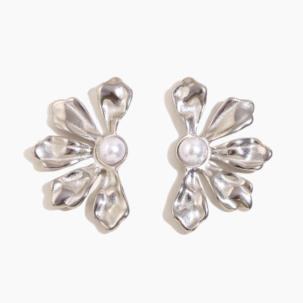 Flora Pearl Bloom Earrings