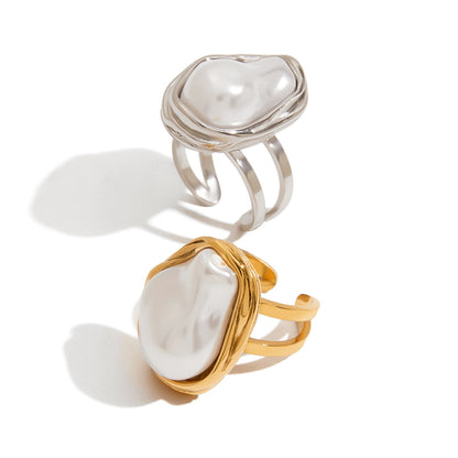 Lunar Flow Pearl Ring - Golden