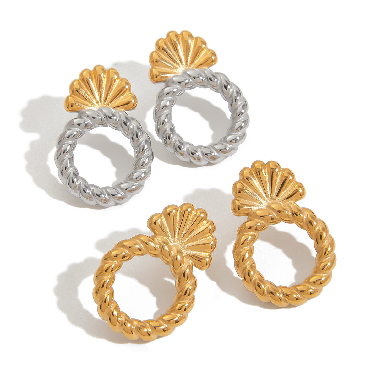 Shell Crest Knot Studs - Golden