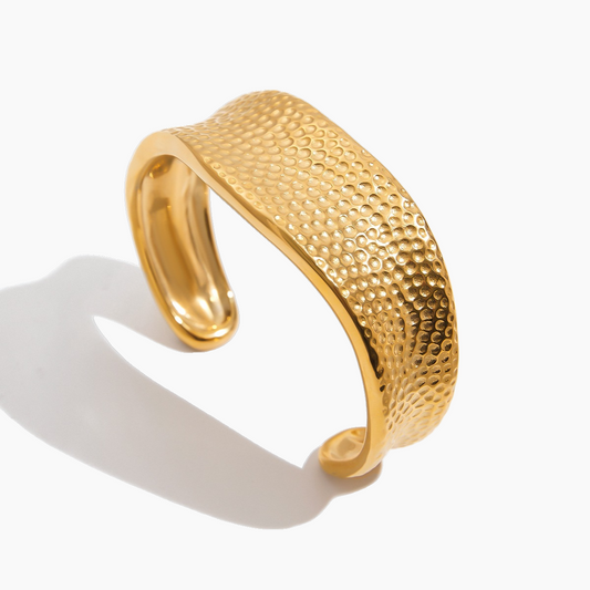 Pulse Hammered Cuff