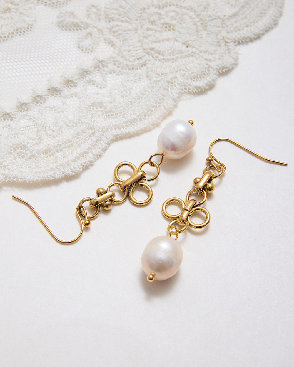 Clover Pearl Drop Earrings