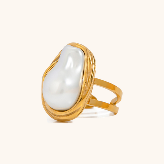 Lunar Flow Pearl Ring - Golden