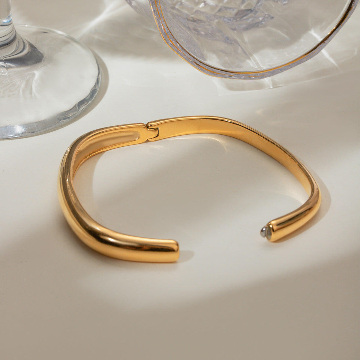 Aurora Curve Bangle