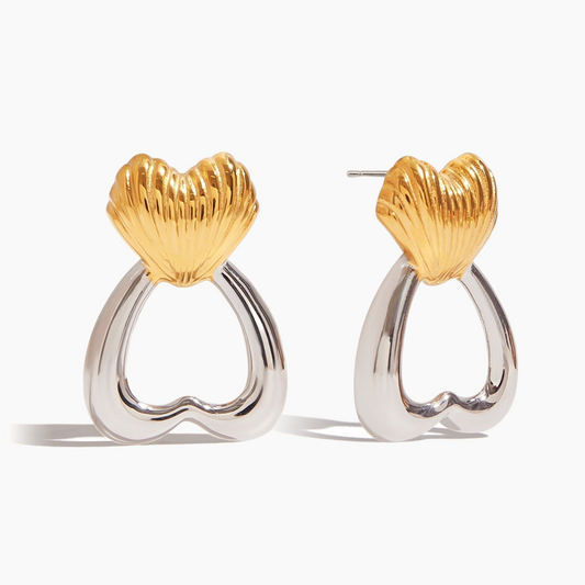 Mira Shell Kiss Studs