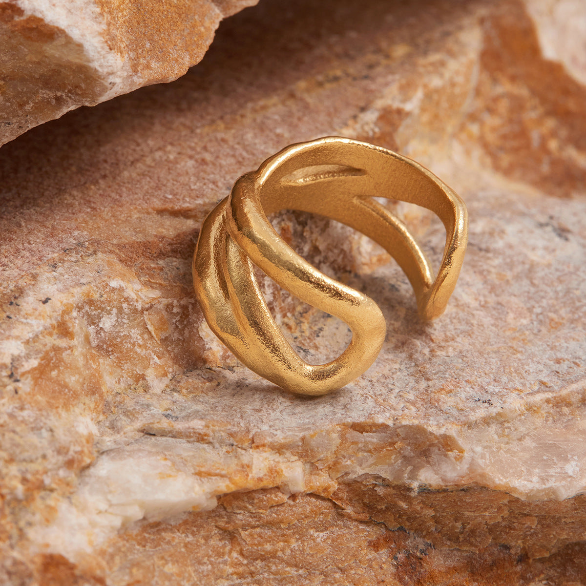 Entwine Texture Ring