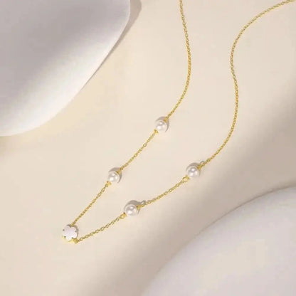 Pearl Five-Petal White Shell Necklace