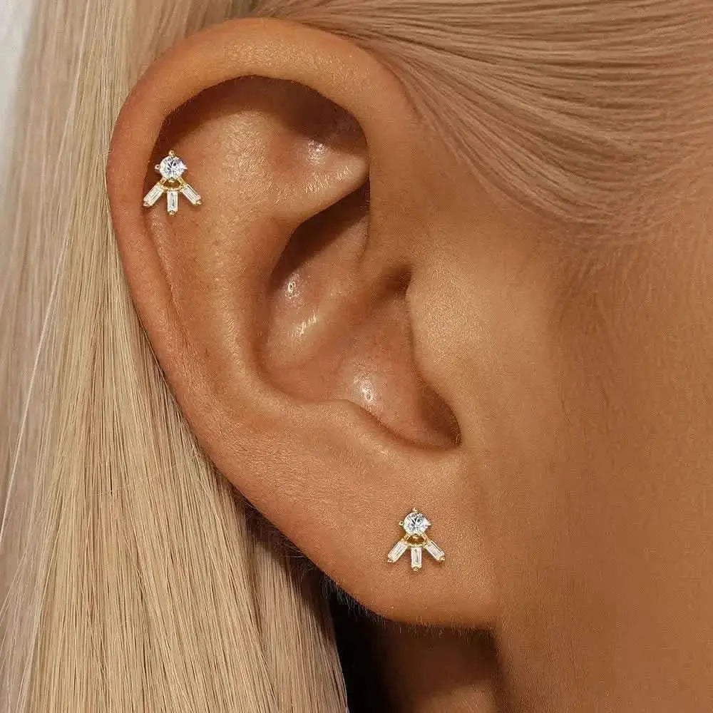 Pendientes de botón con forma de abanico y circonitas baguette