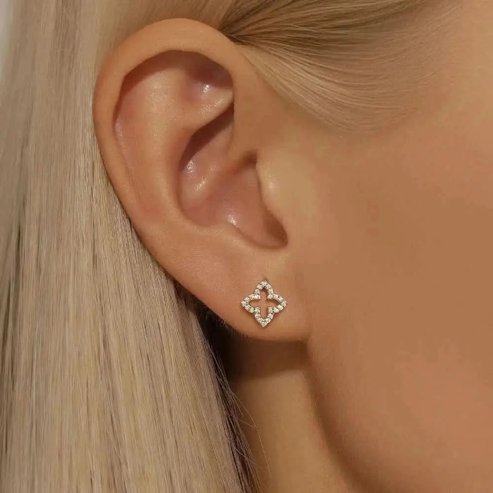 Boucles d'oreilles en zircone à quatre feuilles