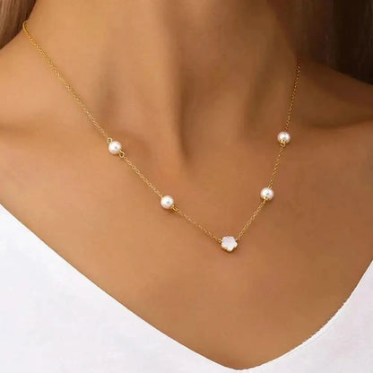Pearl Five-Petal White Shell Necklace