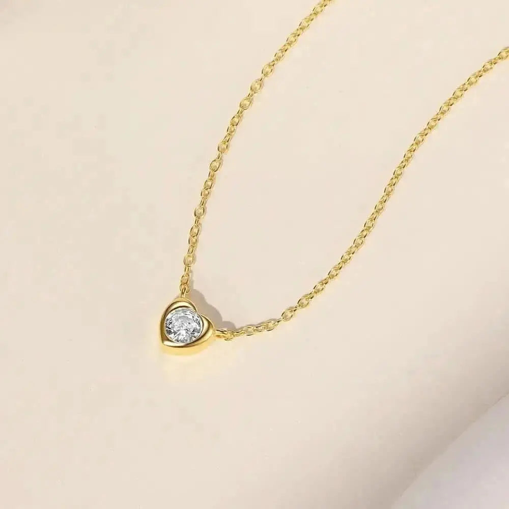 Collier avec pendentif en zircon en forme de cœur