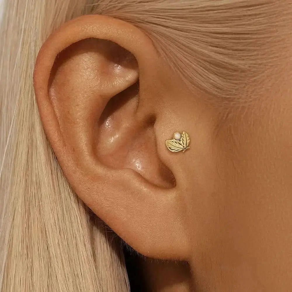 Boucles d'oreilles à tige en feuille et opale