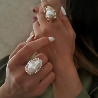 Lunar Flow Pearl Ring - Golden