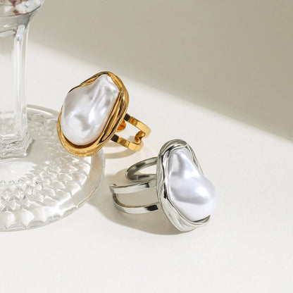 Lunar Flow Pearl Ring - Golden