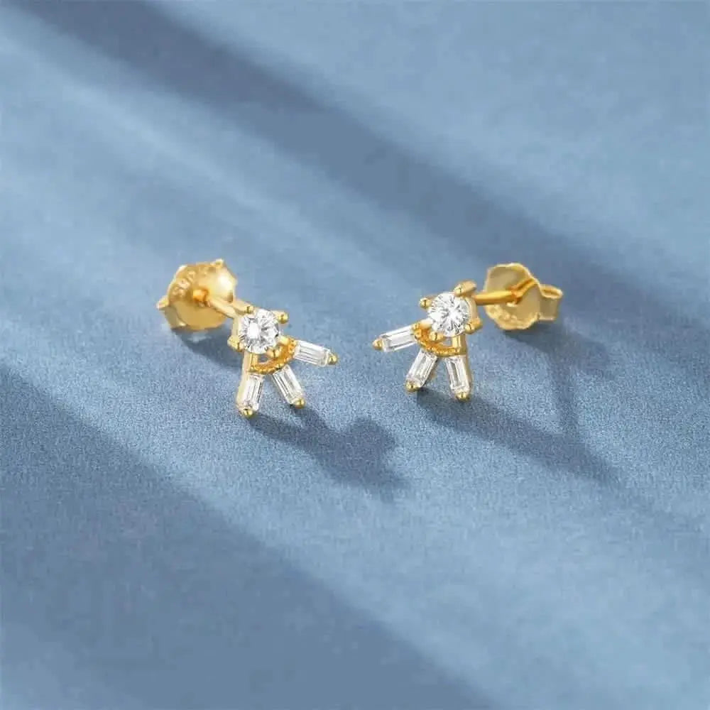 Pendientes de botón con forma de abanico y circonitas baguette