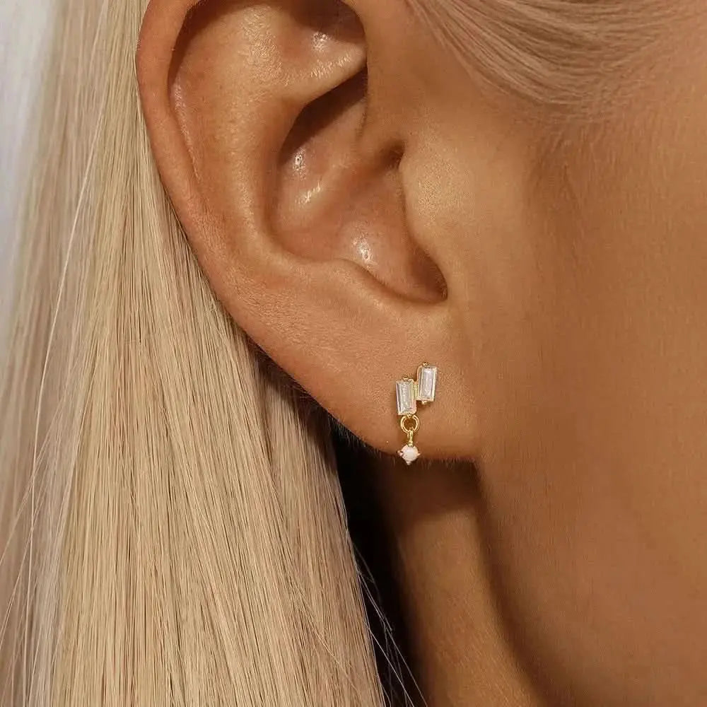 Boucles d'oreilles à tige en opale et zircon baguette