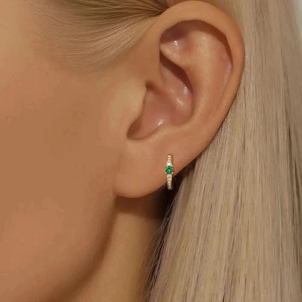 Boucles d'oreilles créoles creuses en forme de C avec zircones
