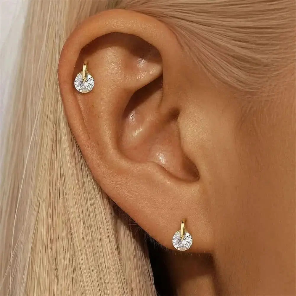 Boucles d'oreilles à tige carrées irrégulières en zircon