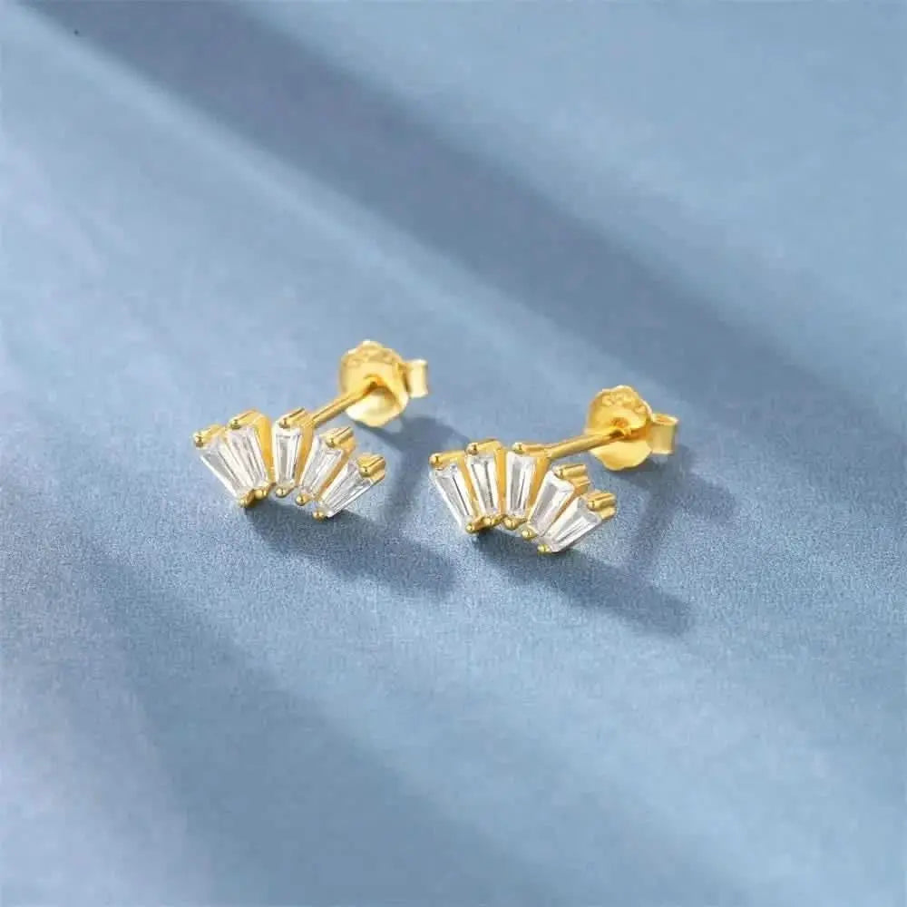 Boucles d'oreilles à tige en forme d'éventail avec zircone baguette