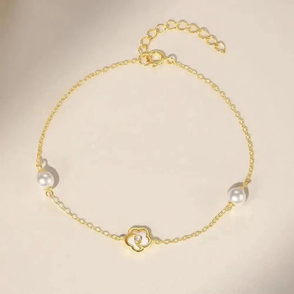 Pearl Five-Petal White Shell Bracelet