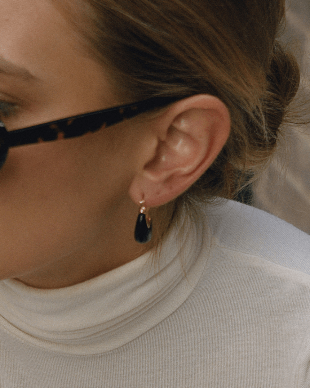 Aurora Teardrop Hoop Earrings – Black - mifjewelry