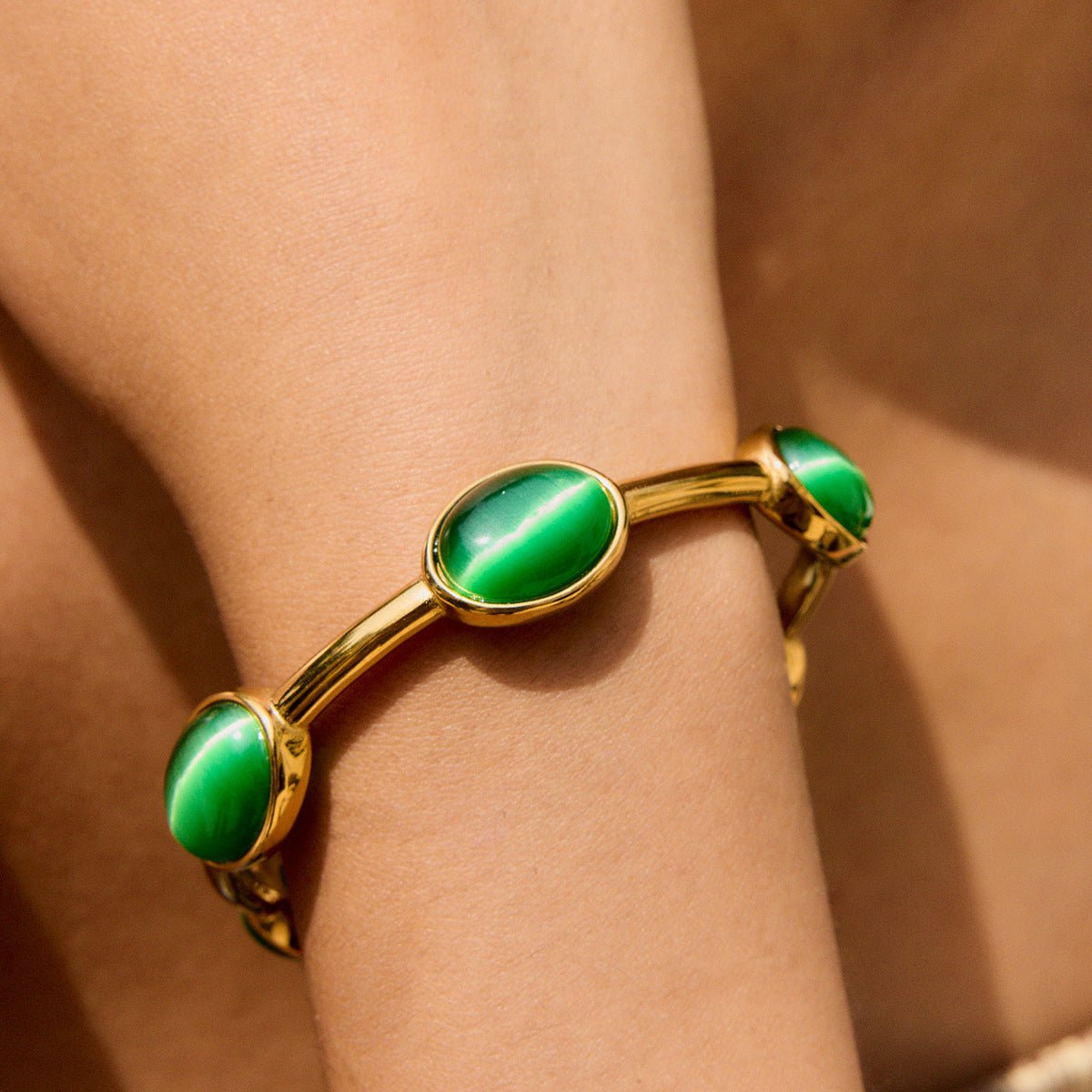 Emerald Elegance Cuff Bracelet - mifjewelry