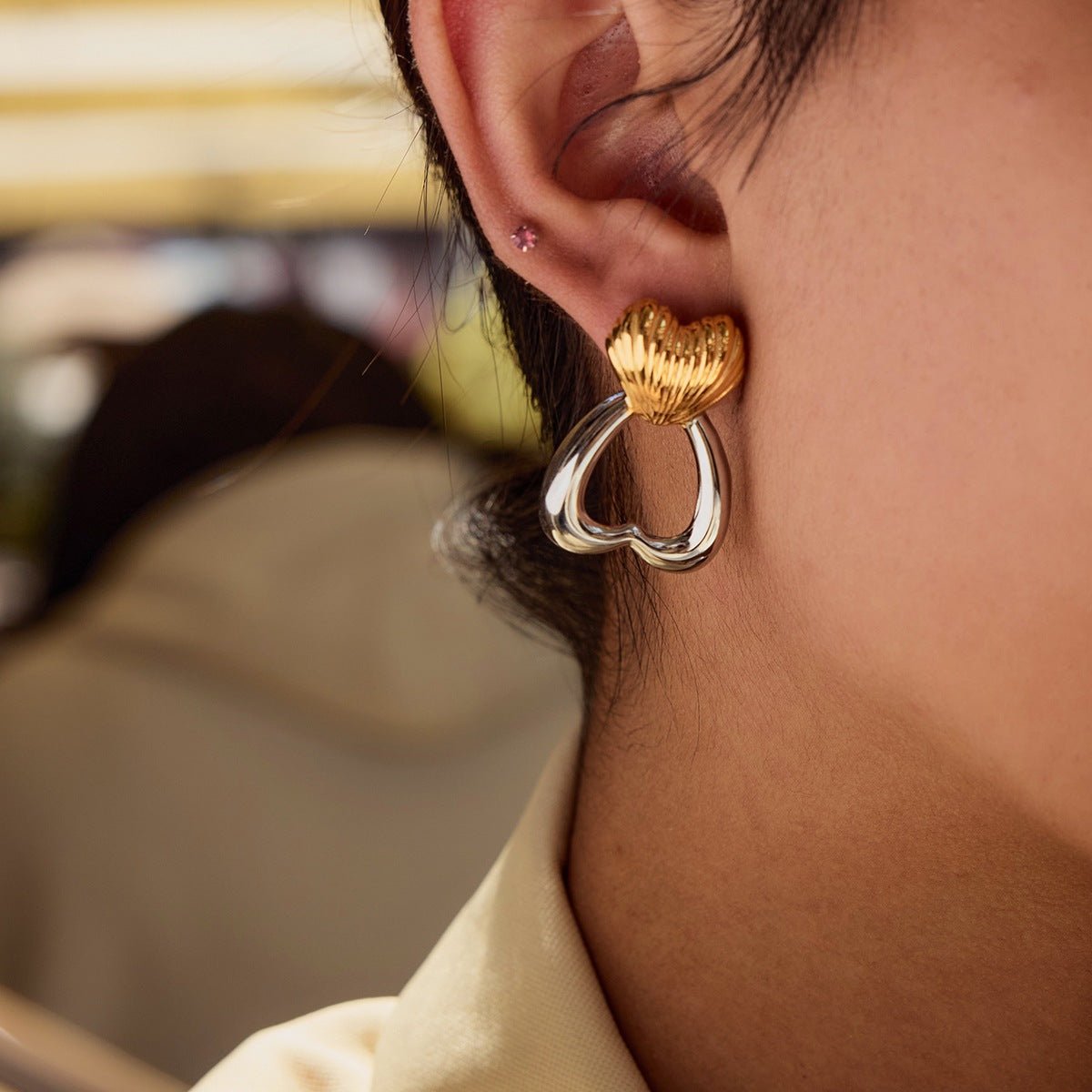 Mira Shell Kiss Studs - mifjewelry