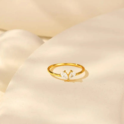 Elegant Zircon Heart-Shaped Ring